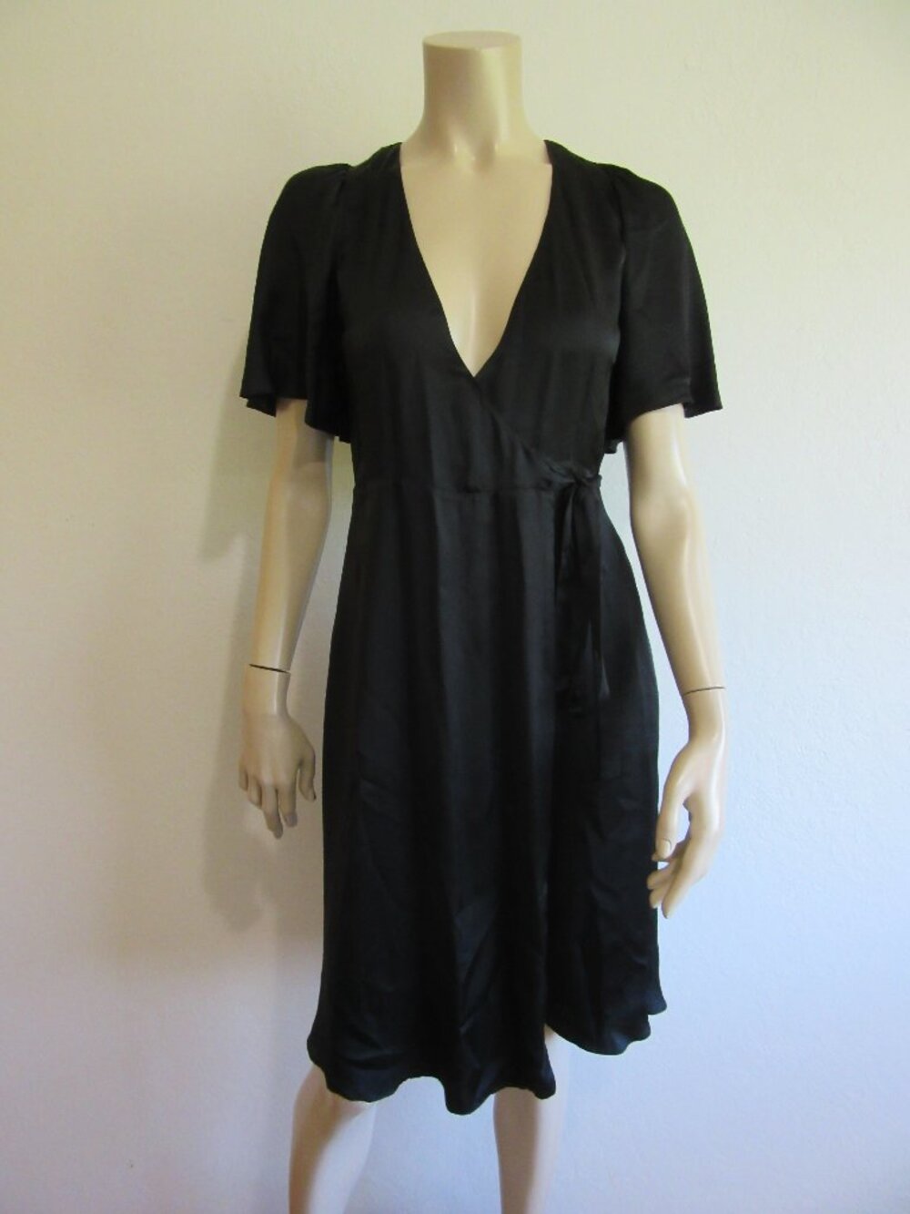 WILFRED Black Nadine 00 Short Sleeves Wrap V-Neck Evening Dress NWT